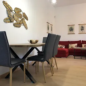 https://apartamentos-barrio-de-santiago.es-andalucia.com