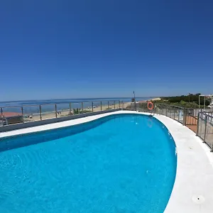 https://islantilla-primera-linea-de-playa-piscina-parking.es-andalucia.com